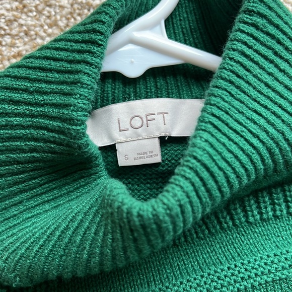 LOFT Emerald Green Sweater - Picture 2 of 3